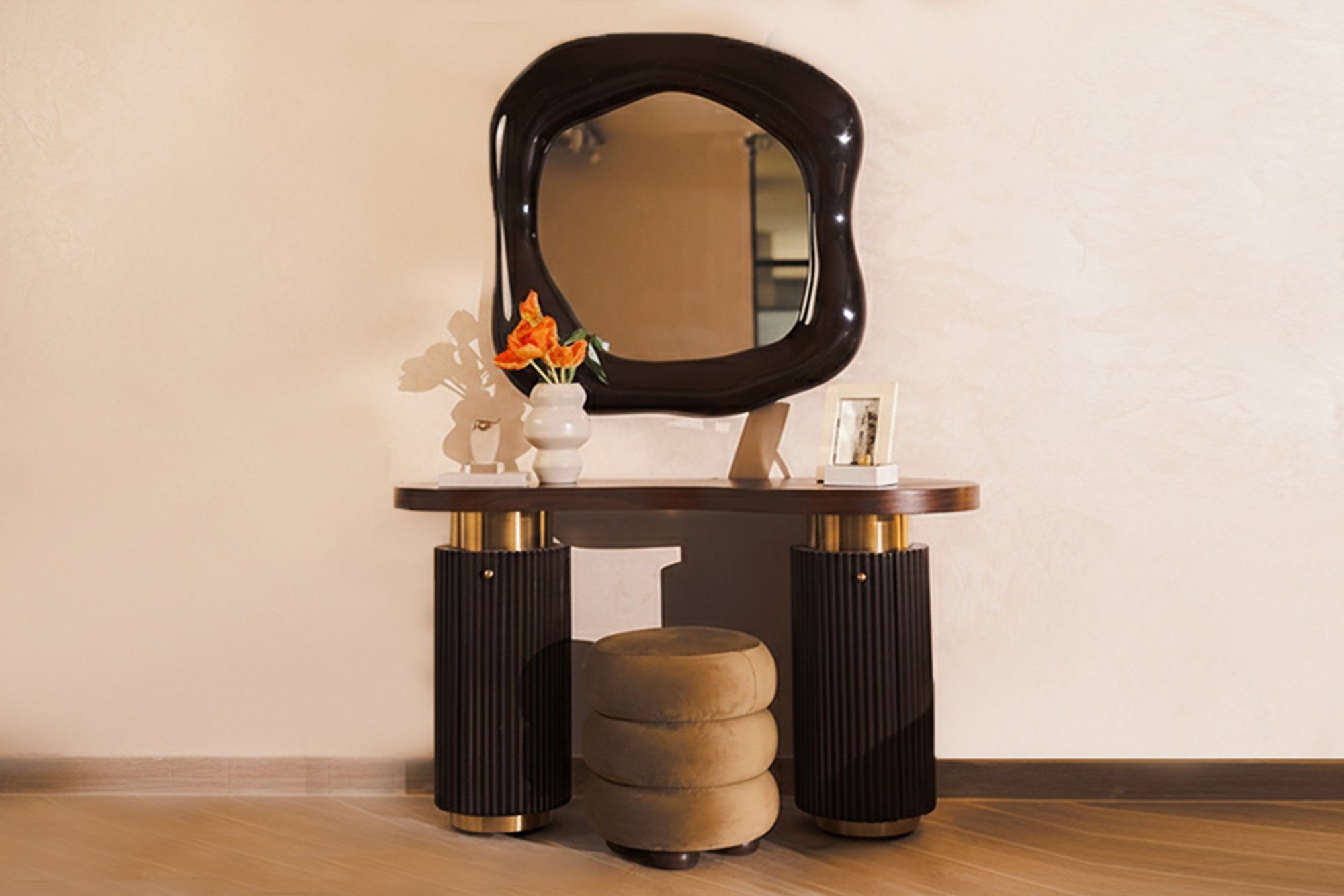 Enhance Your Bedroom with Elegant Dressers and Mirrors