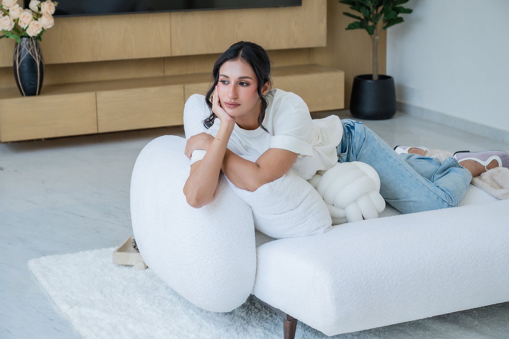 How to Style a Sofa Bed That Doesn’t Look Like One: A Drawing Room Guide
